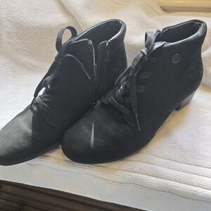 BUSSOLA BLACK SUEDE BOOT